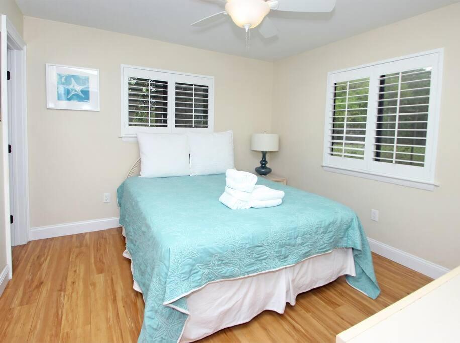 Cute 2 Bedroom, 2 Bath Condo At Folly Field Beach ヒルトンヘッドアイランド エクステリア 写真