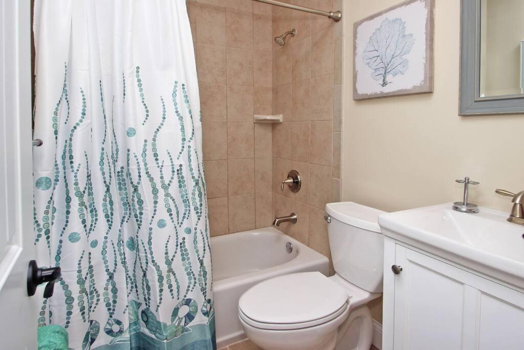 Cute 2 Bedroom, 2 Bath Condo At Folly Field Beach ヒルトンヘッドアイランド エクステリア 写真