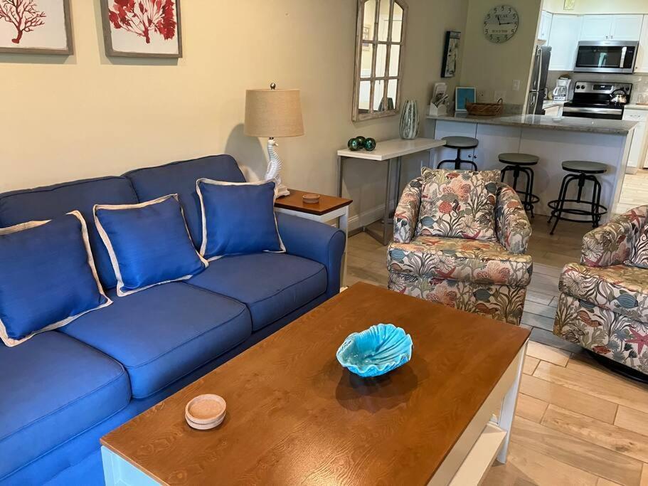Cute 2 Bedroom, 2 Bath Condo At Folly Field Beach ヒルトンヘッドアイランド エクステリア 写真