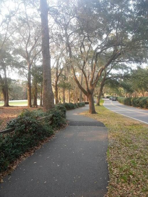 Cute 2 Bedroom, 2 Bath Condo At Folly Field Beach ヒルトンヘッドアイランド エクステリア 写真