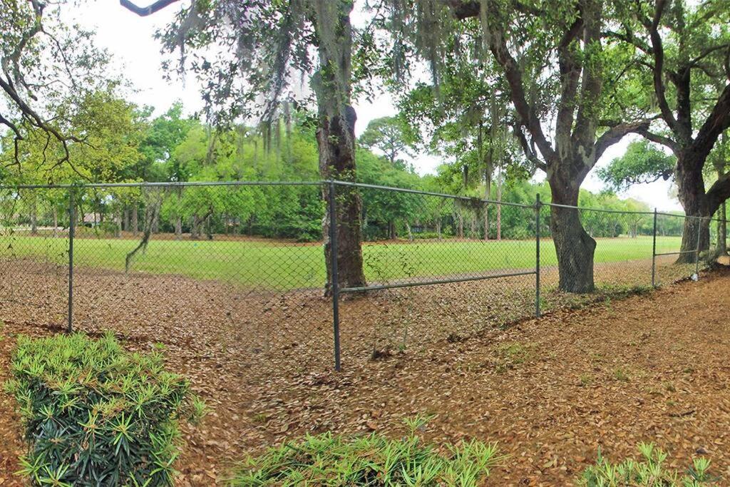 Cute 2 Bedroom, 2 Bath Condo At Folly Field Beach ヒルトンヘッドアイランド エクステリア 写真